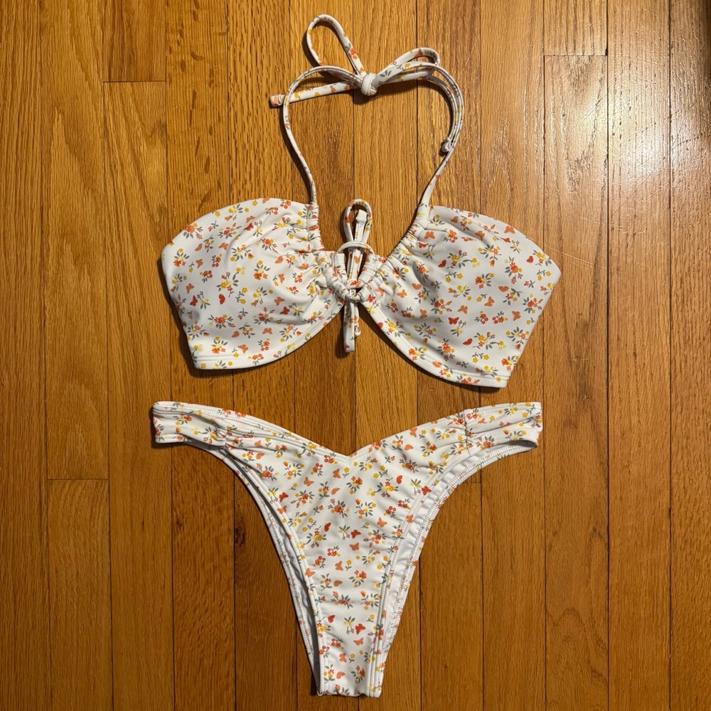 Hollister High Leg V Cut Ruched Bandeau Tie Bikini White Floral Butterfly